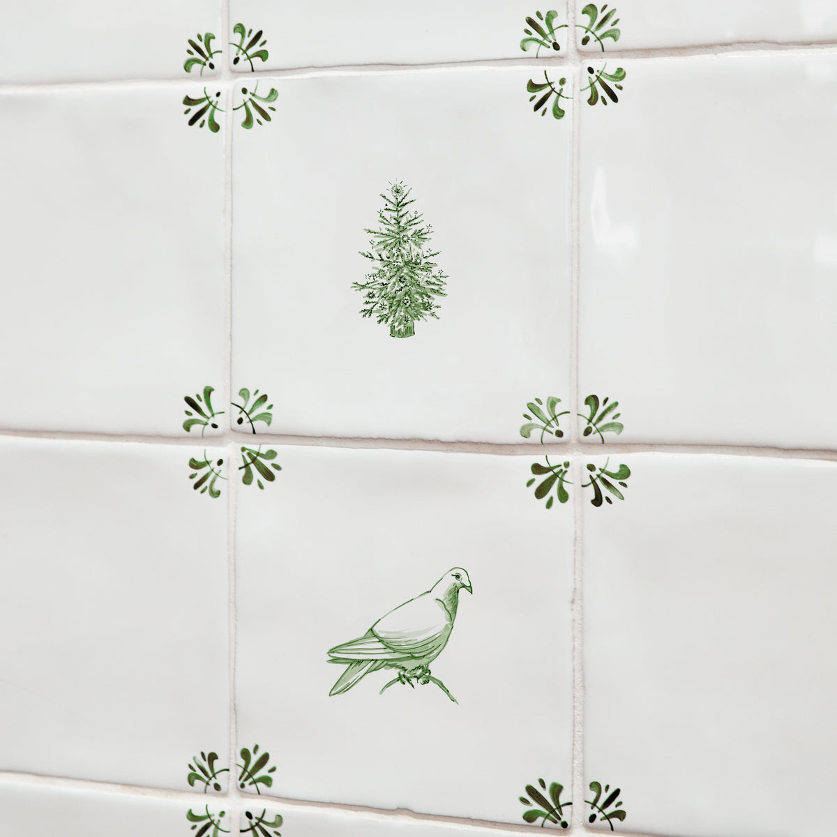 Pearl DOVE model パール ダヴ Dove Delft Tile | Petra Palumbo