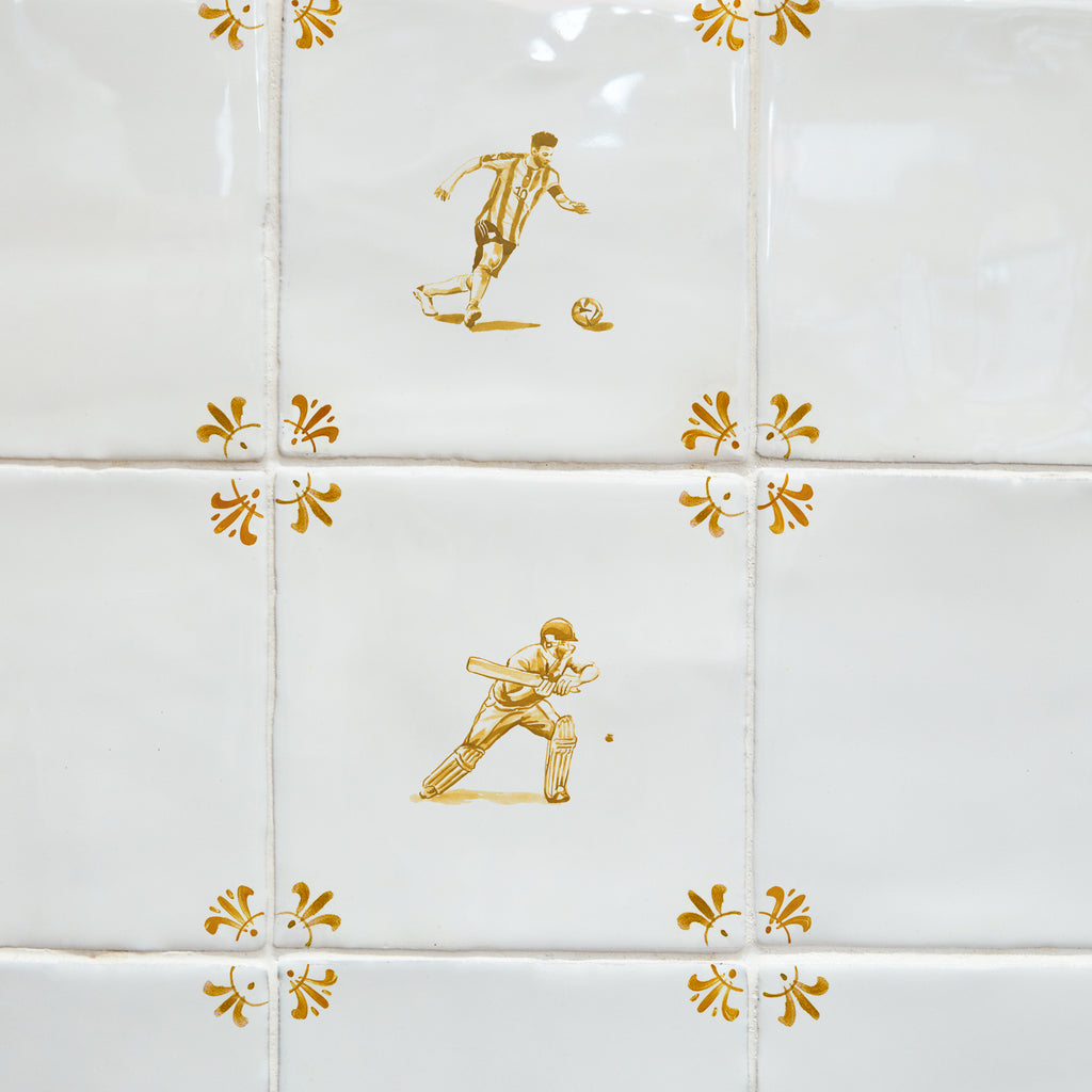 Cricketer Delft Tile