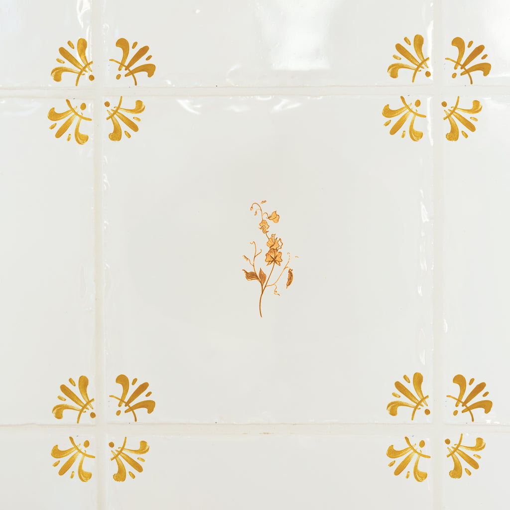 Sweet Pea Delft Tile