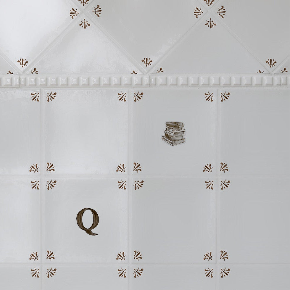 Alphabet Q Delft Tile