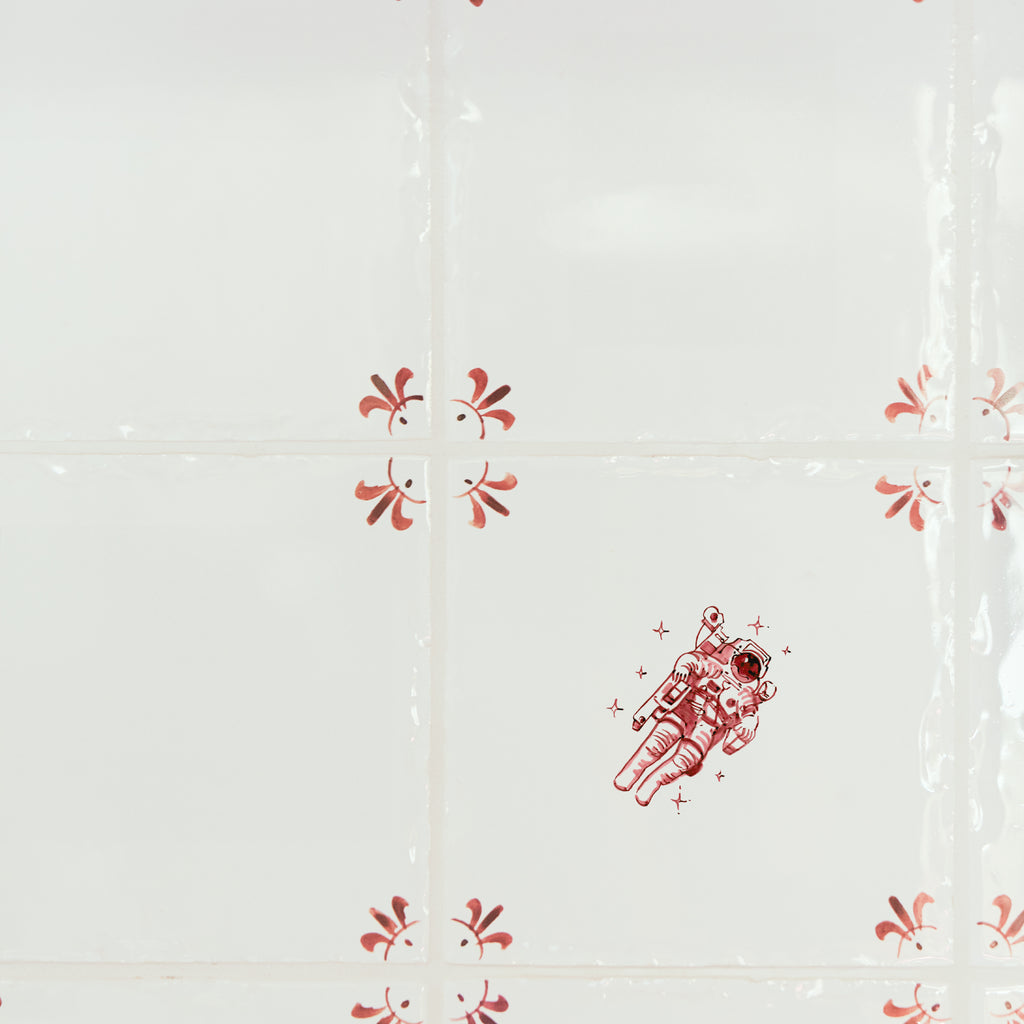Astronaut Delft Tile