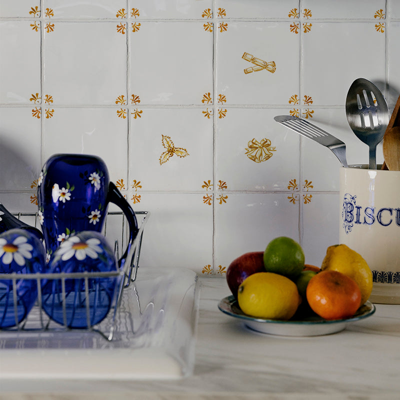 Crackers Delft Tile