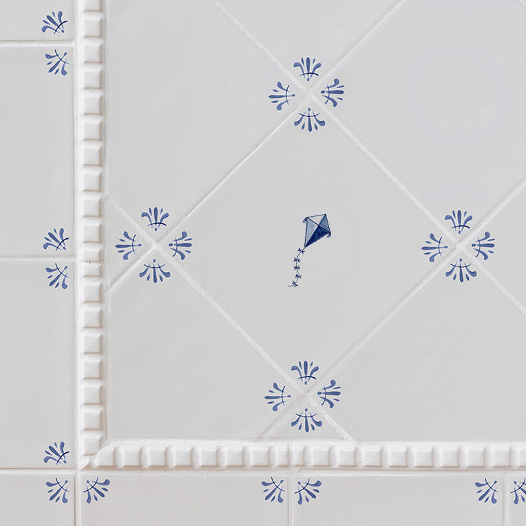 Kite Delft Tile