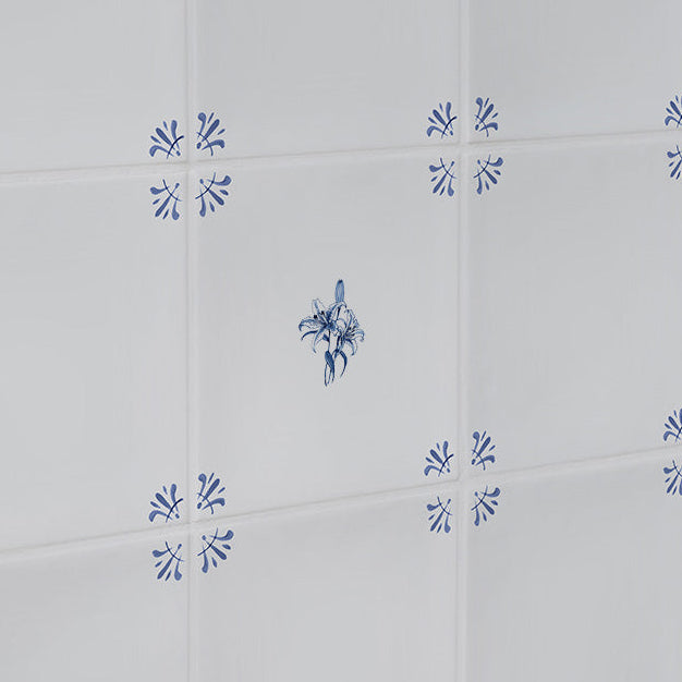 Lily Delft Tile