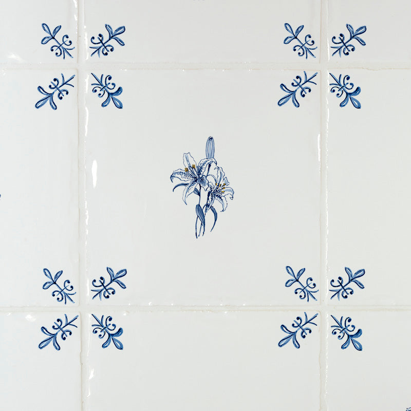 Lily Delft Tile, Gold Lustre