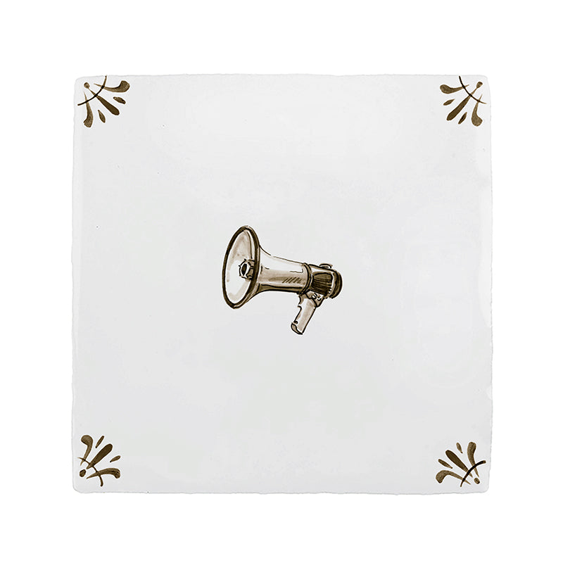 Megaphone Delft Tile