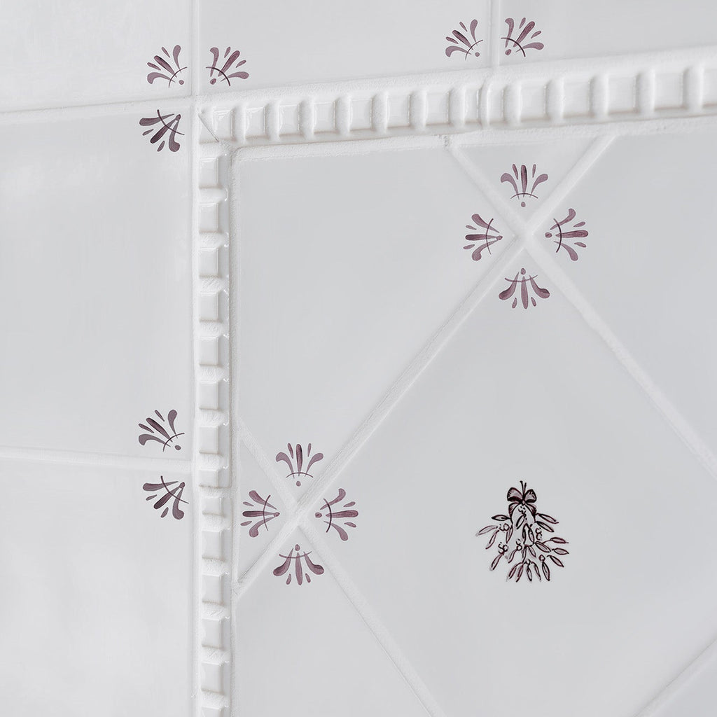 Mistletoe Delft Tile