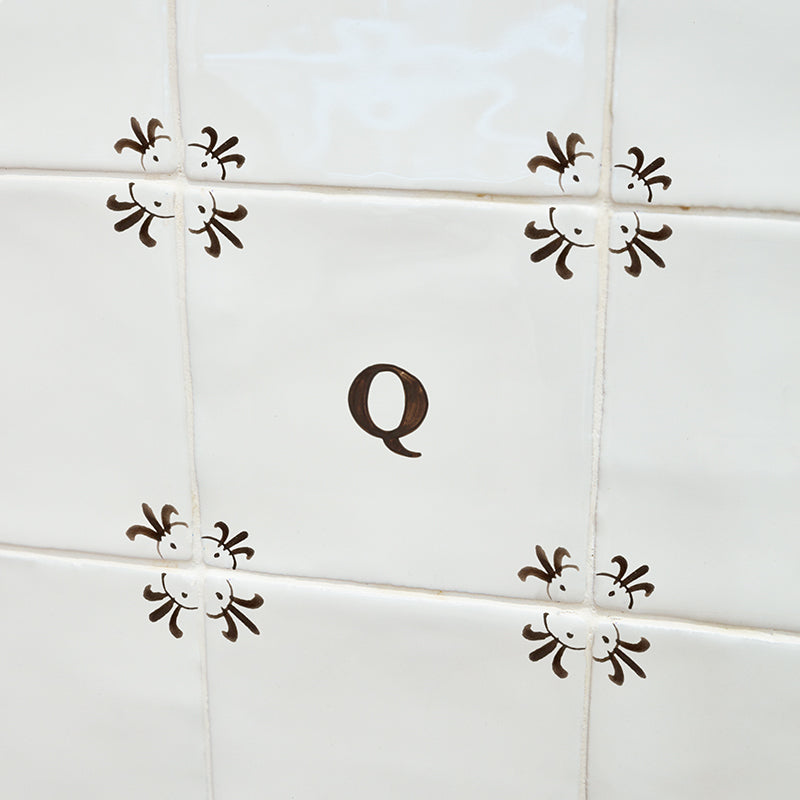 Alphabet Q Delft Tile