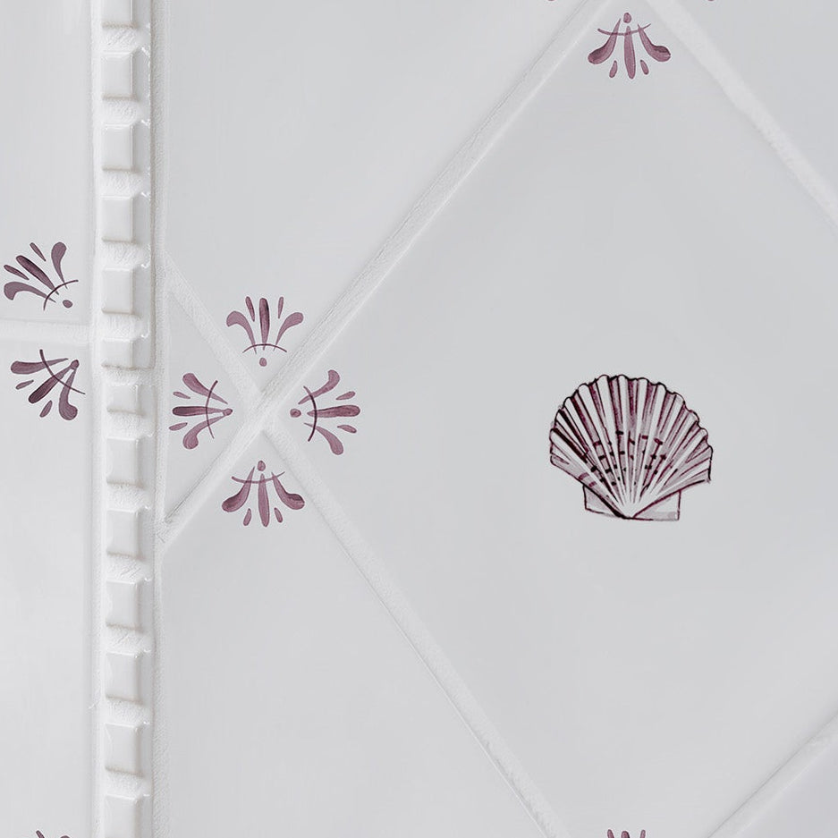 Scallop Shell Delft Tile