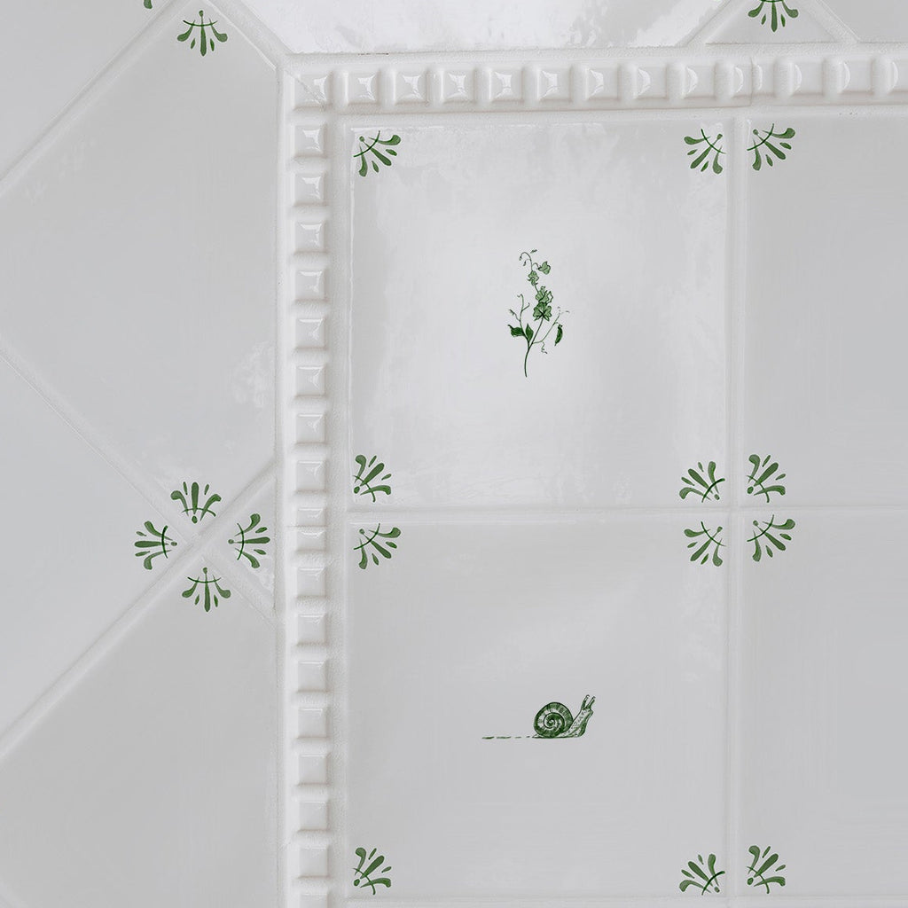 Sweet Pea Delft Tile