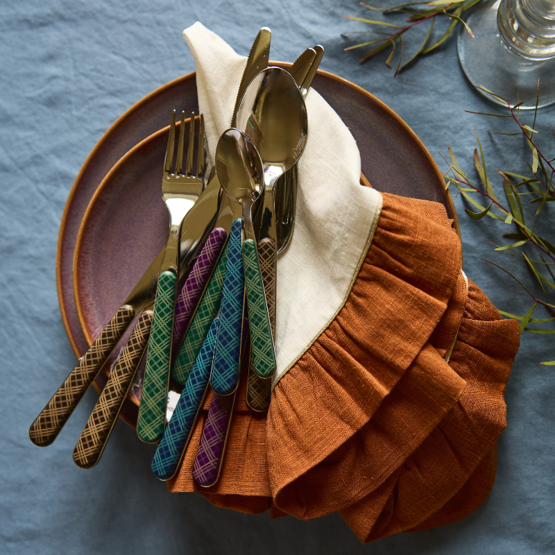 Tartan Cutlery, 16 Piece Set, Mixed