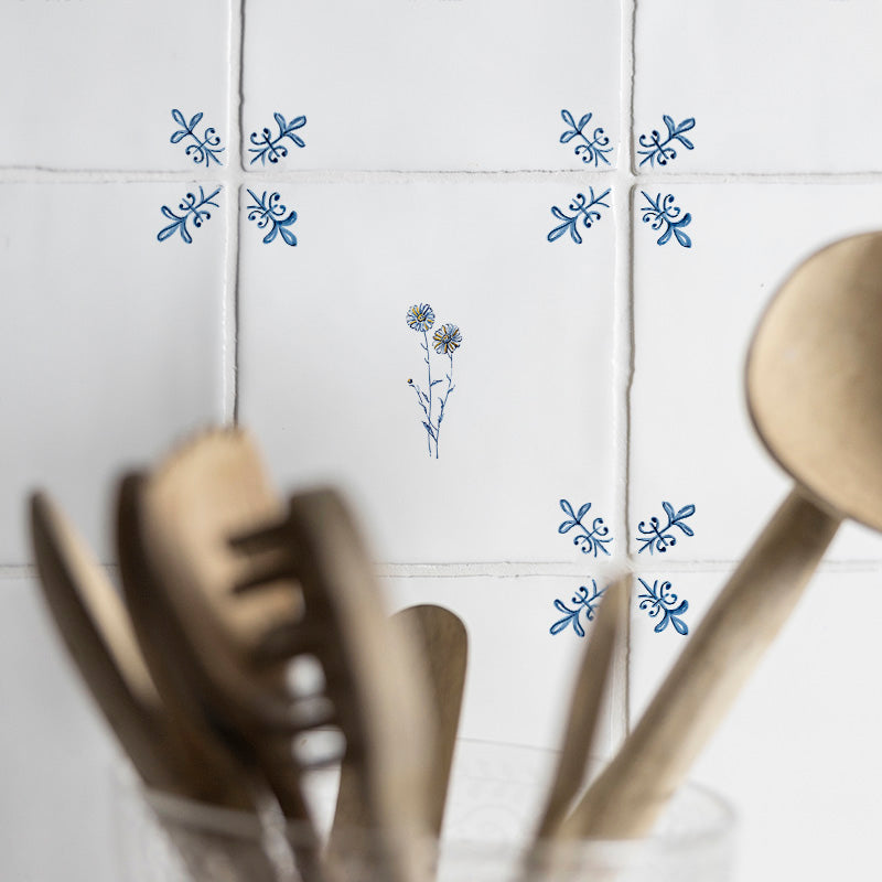 Wild Daisy Delft Tile, Gold Lustre