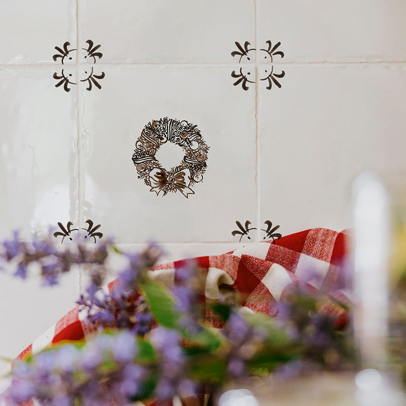 Festive Wreath Delft Tile